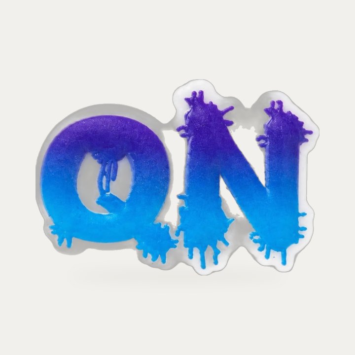 Pin's QN bleu
